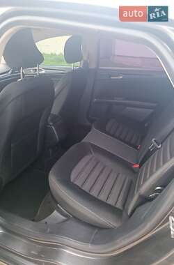 Седан Ford Fusion 2018 в 