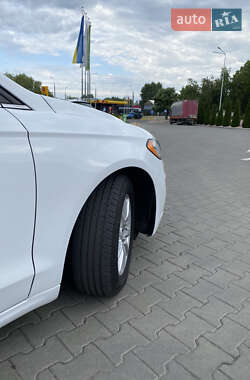 Седан Ford Fusion 2016 в 
