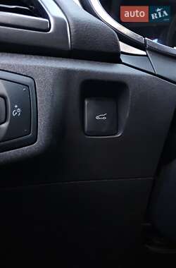 Седан Ford Fusion 2012 в 