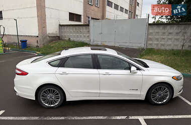 Седан Ford Fusion 2012 в 