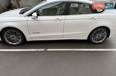 Седан Ford Fusion 2012 в 