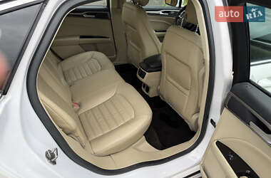 Седан Ford Fusion 2012 в 