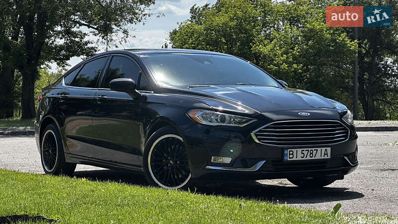 Седан Ford Fusion 2018 в 