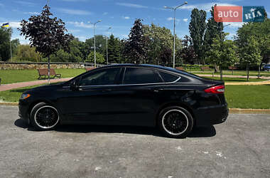 Седан Ford Fusion 2018 в 