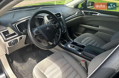 Седан Ford Fusion 2018 в 