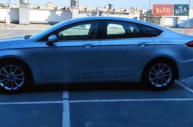 Седан Ford Fusion 2018 в 