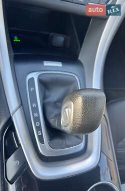 Седан Ford Fusion 2015 в 