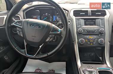 Седан Ford Fusion 2017 в 