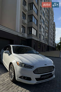 Седан Ford Fusion 2015 в 