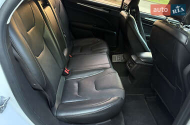 Седан Ford Fusion 2015 в 