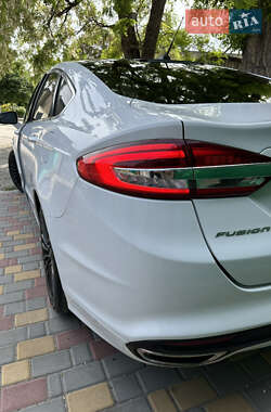 Седан Ford Fusion 2016 в 