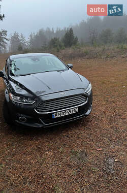 Седан Ford Fusion 2015 в 