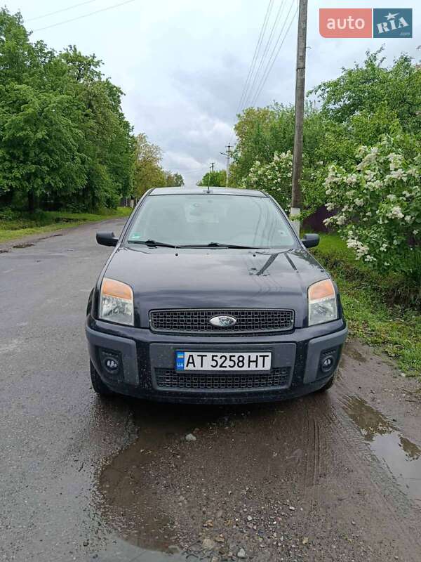 Хетчбек Ford Fusion 2005 в 