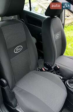 Хетчбек Ford Fusion 2005 в 