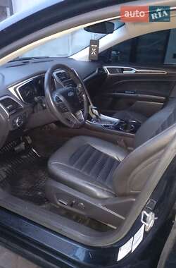 Седан Ford Fusion 2013 в 