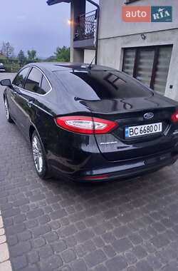 Седан Ford Fusion 2013 в 