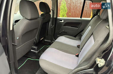 Хэтчбек Ford Fusion 2007 в 