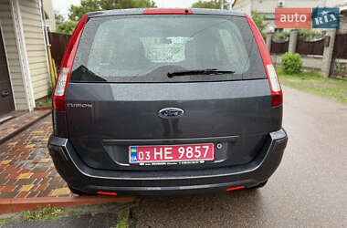Хэтчбек Ford Fusion 2010 в 