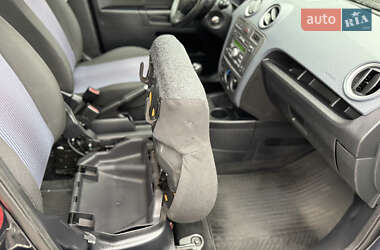 Хэтчбек Ford Fusion 2010 в 