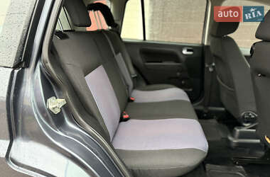 Хэтчбек Ford Fusion 2010 в 