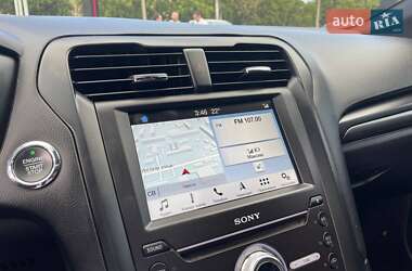 Седан Ford Fusion 2017 в 