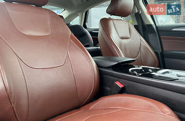 Седан Ford Fusion 2015 в 