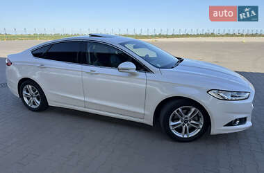 Седан Ford Fusion 2015 в 