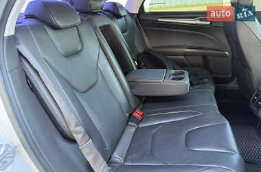 Седан Ford Fusion 2015 в 