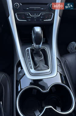 Седан Ford Fusion 2015 в 