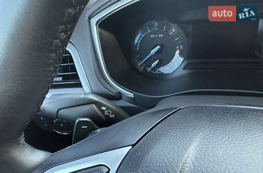 Седан Ford Fusion 2015 в 