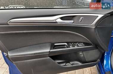 Седан Ford Fusion 2017 в 