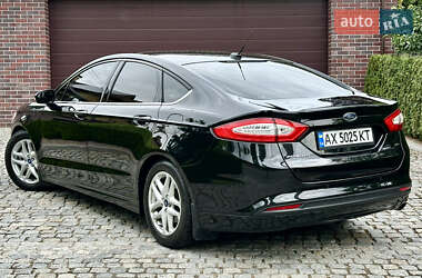 Седан Ford Fusion 2013 в 