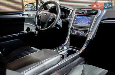 Седан Ford Fusion 2018 в 