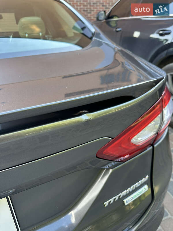Седан Ford Fusion 2015 в Новомосковську