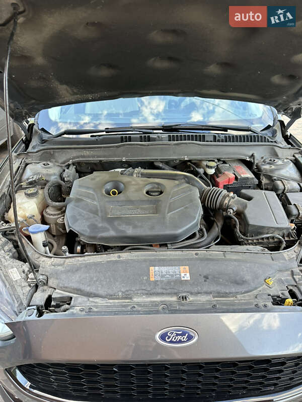 Седан Ford Fusion 2015 в Новомосковську