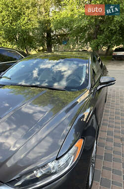 Седан Ford Fusion 2015 в 