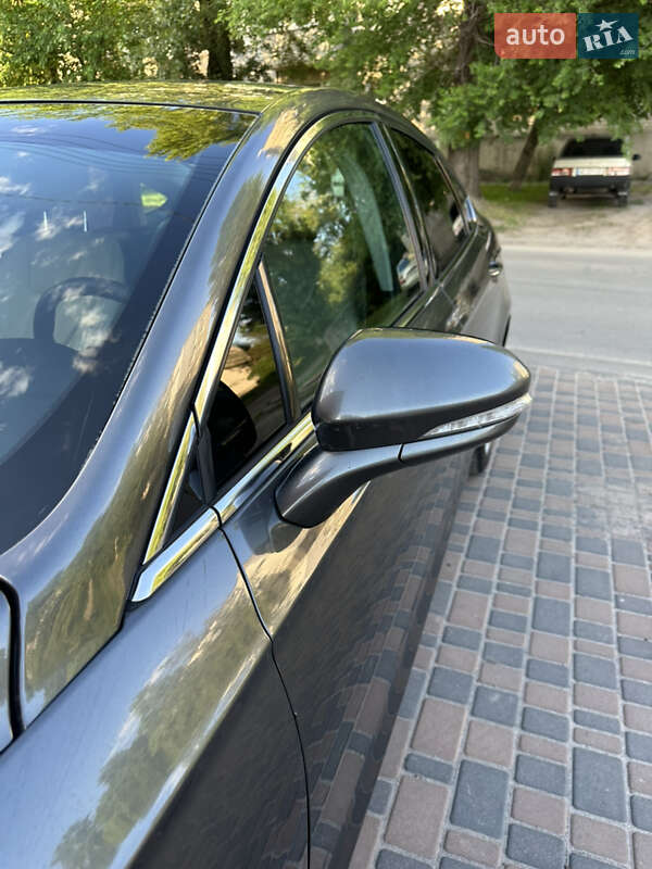 Седан Ford Fusion 2015 в Новомосковську
