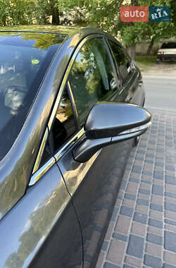 Седан Ford Fusion 2015 в 