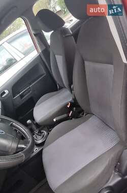 Хэтчбек Ford Fusion 2007 в 