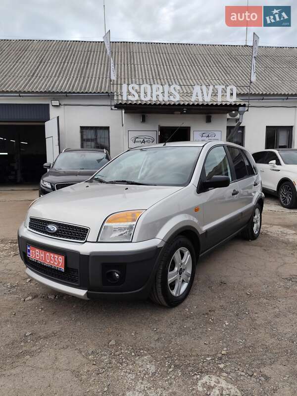 Хэтчбек Ford Fusion 2008 в 