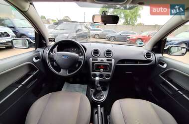 Хэтчбек Ford Fusion 2008 в 