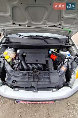 Хэтчбек Ford Fusion 2008 в 