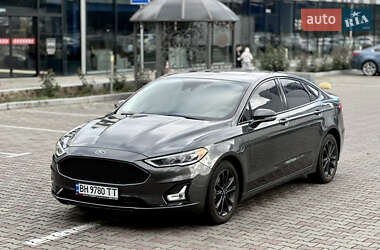 Седан Ford Fusion 2019 в 