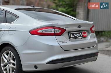 Седан Ford Fusion 2015 в 