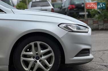 Седан Ford Fusion 2015 в 