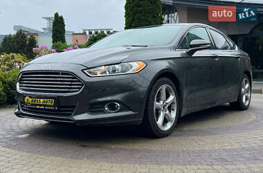 Седан Ford Fusion 2016 в 
