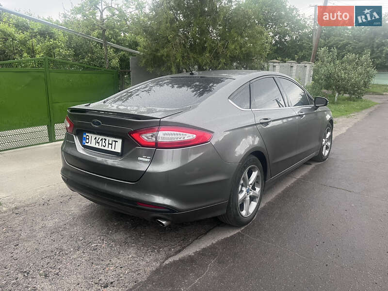 Седан Ford Fusion 2012 в 
