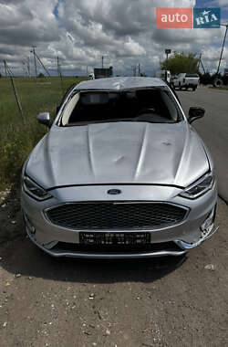 Седан Ford Fusion 2019 в 