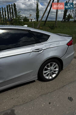 Седан Ford Fusion 2019 в 