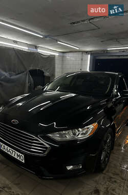 Седан Ford Fusion 2019 в 